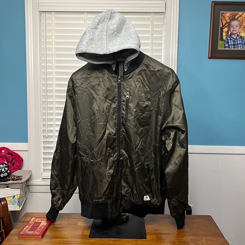 SWISS CROSS olive green wind jacket, light gray hood, black cuffs, size XL